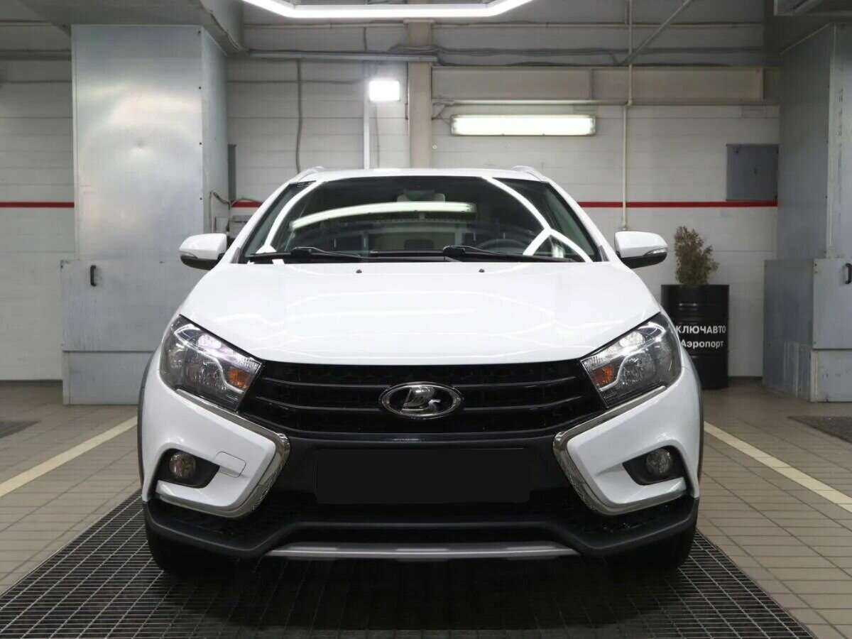 Lada (ВАЗ) Vesta SW, 2018 - фото №2